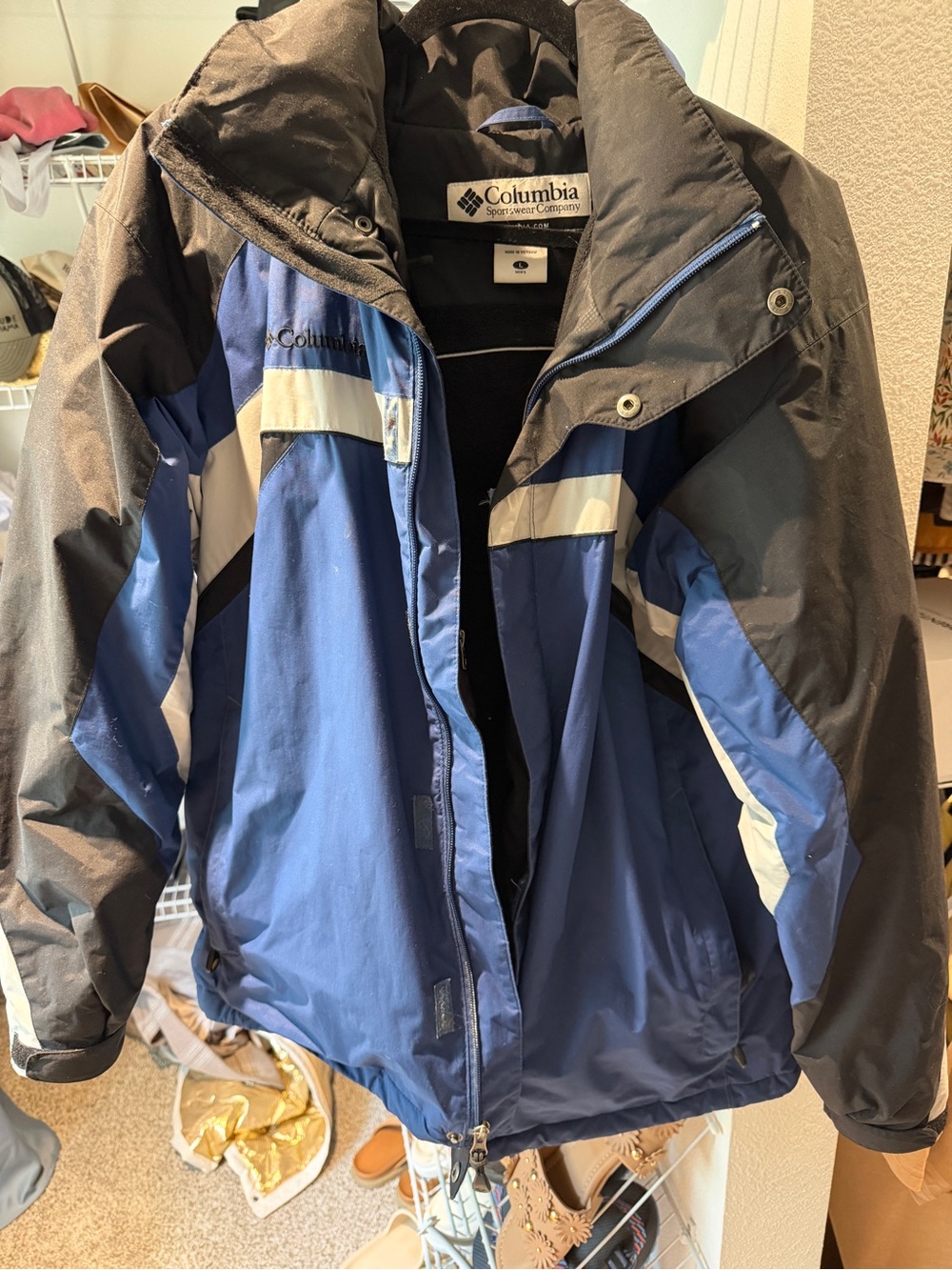 Men’s Columbia Blue and Black Outdoor Jacket with White Accents